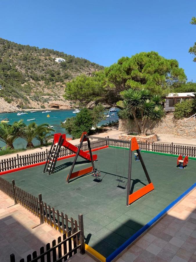 Apartamentos El Pinar Cala Llonga  Exterior foto