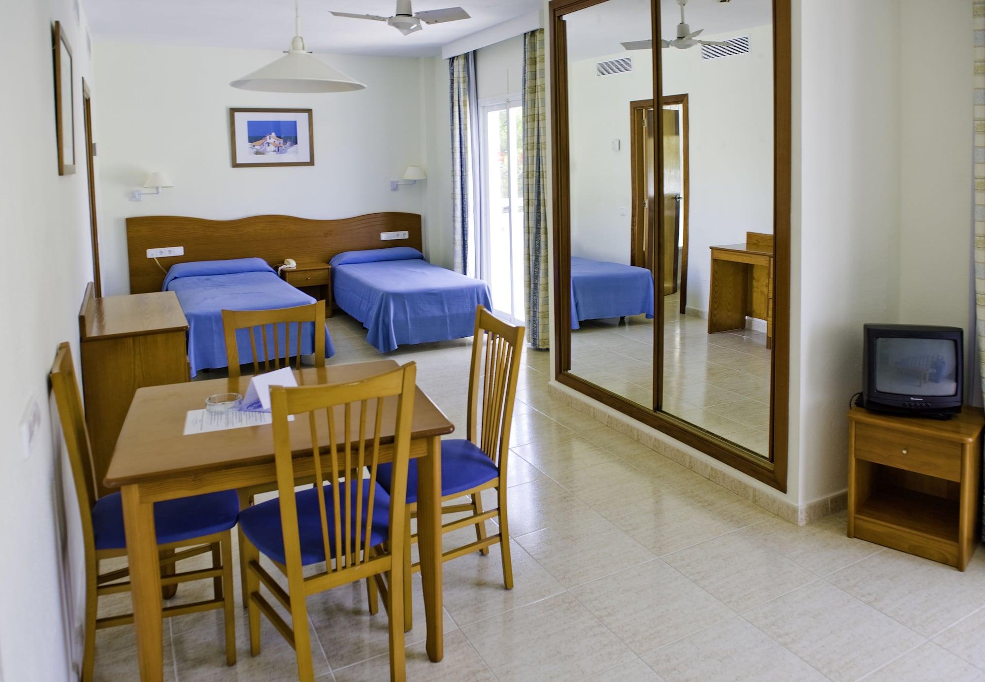 Apartamentos El Pinar Cala Llonga  Exterior foto