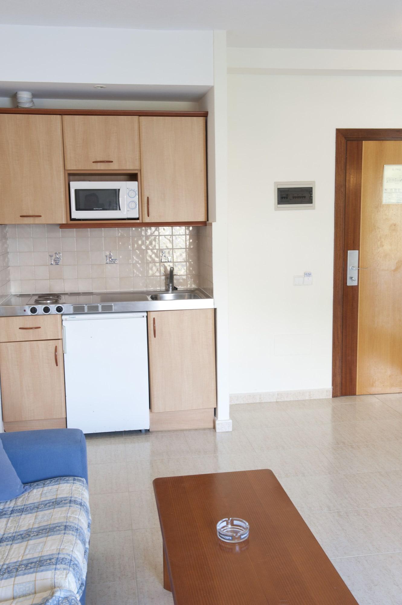 Apartamentos El Pinar Cala Llonga  Exterior foto
