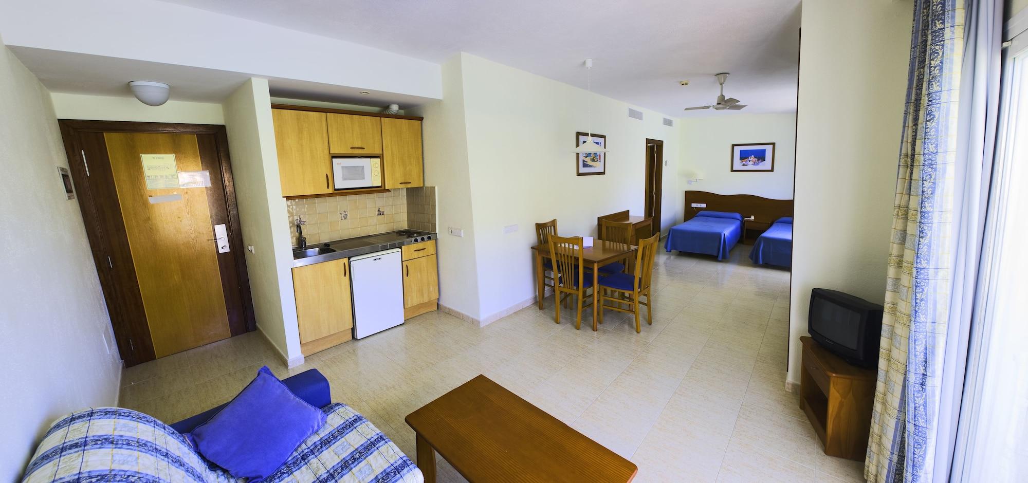 Apartamentos El Pinar Cala Llonga  Exterior foto