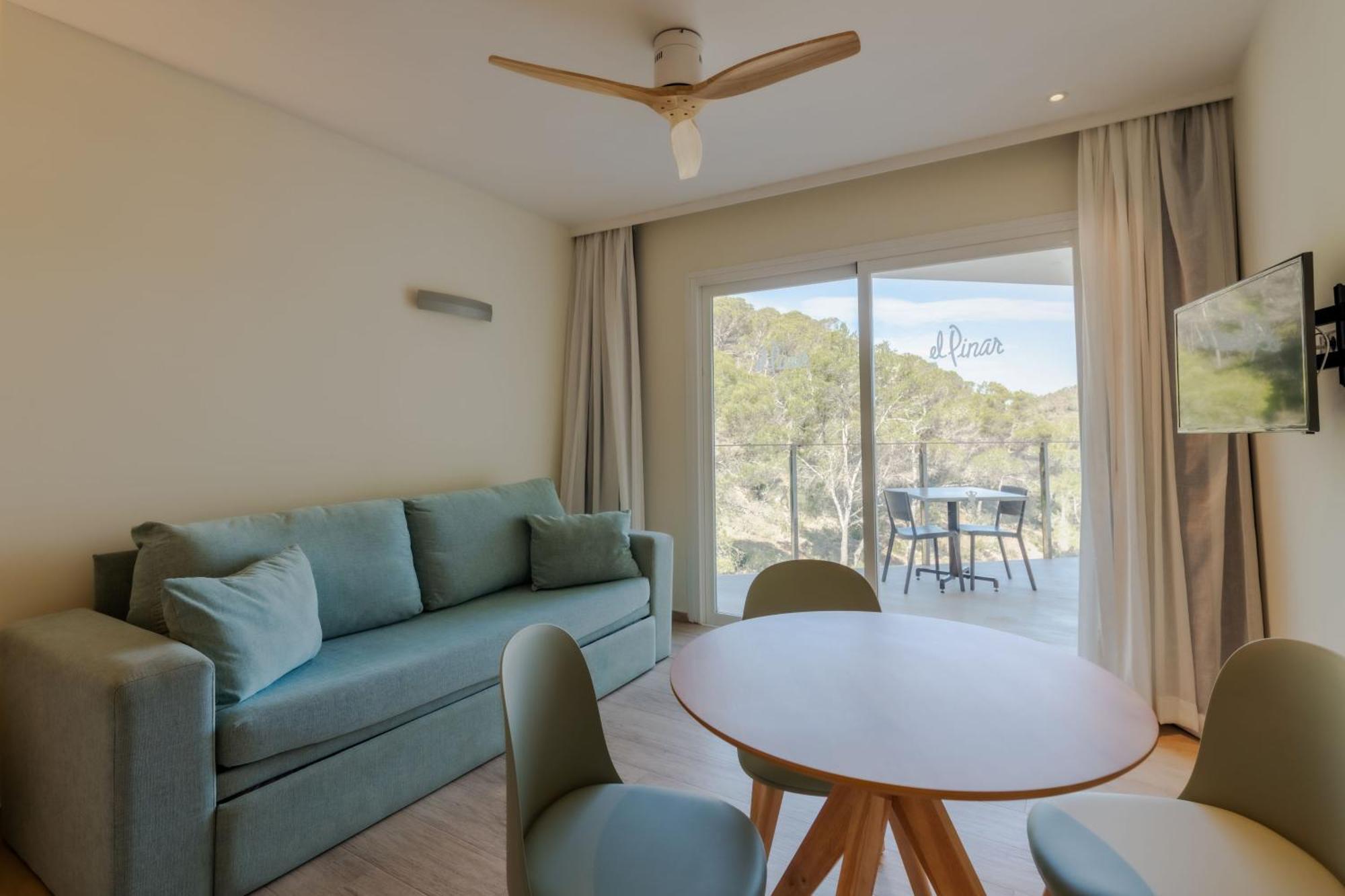 Apartamentos El Pinar Cala Llonga  Exterior foto