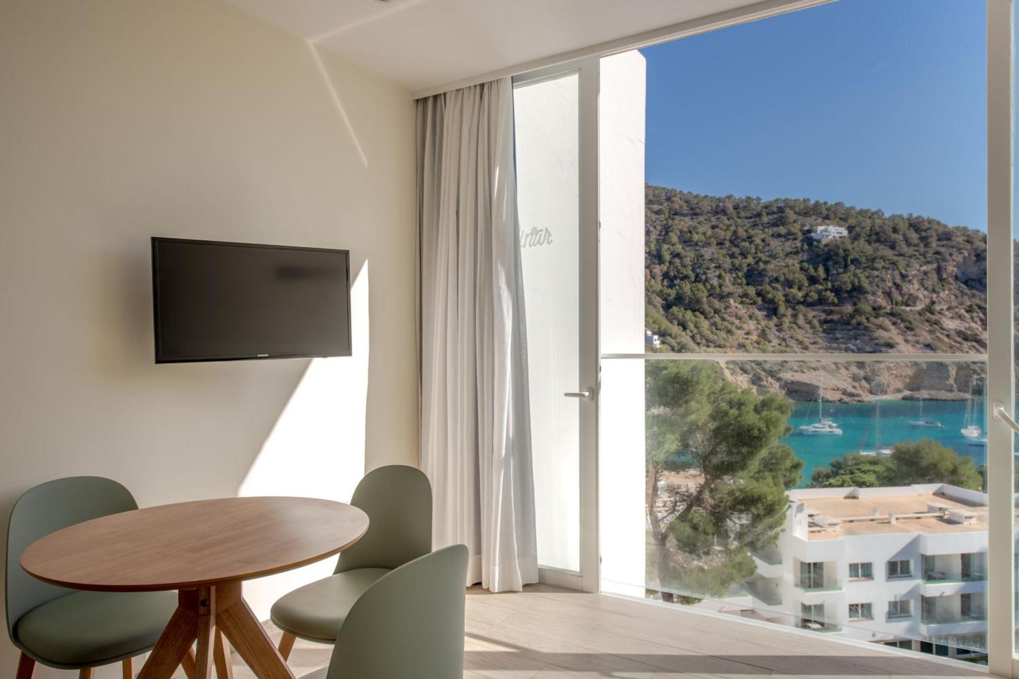 Apartamentos El Pinar Cala Llonga  Exterior foto