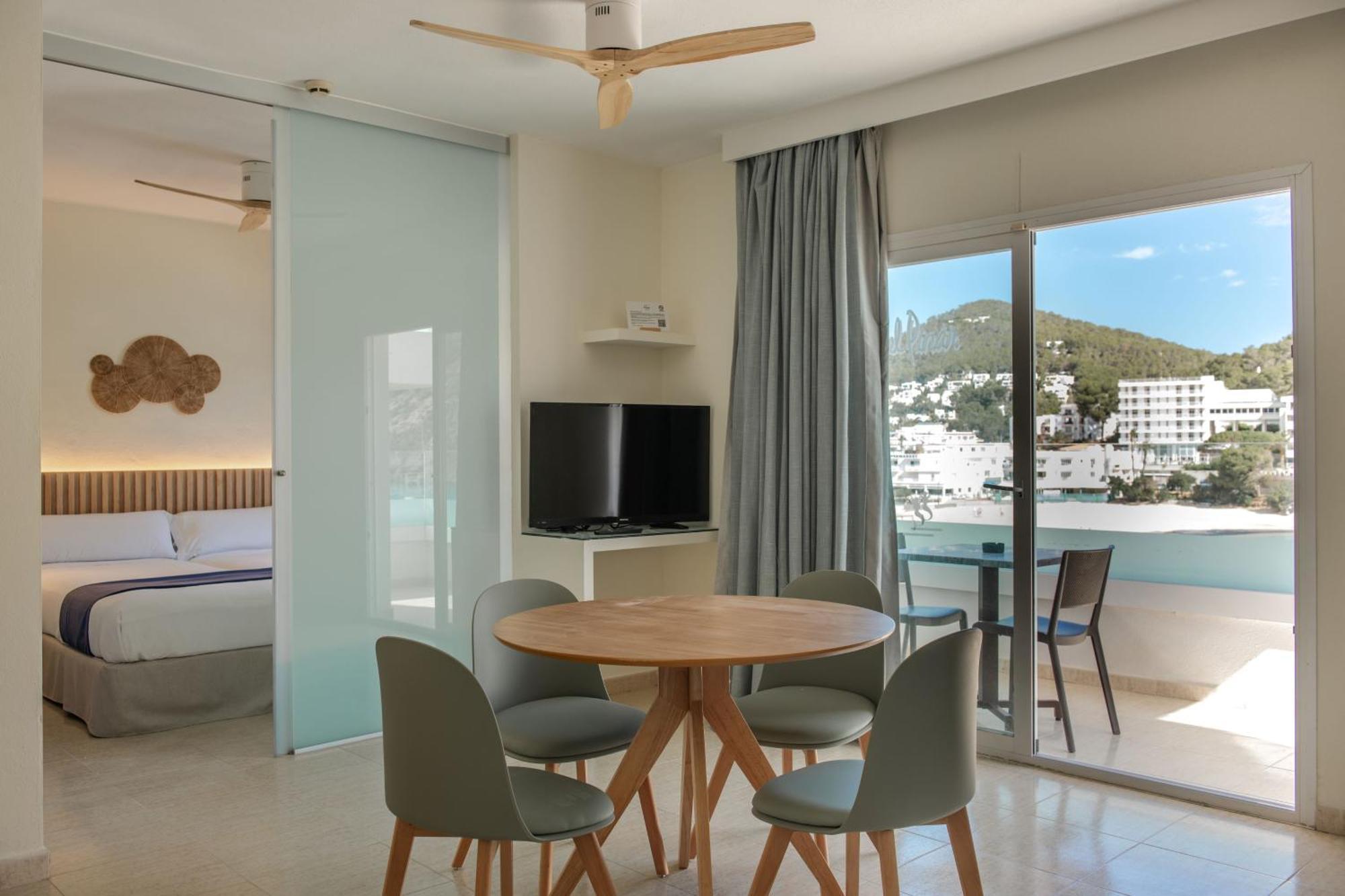 Apartamentos El Pinar Cala Llonga  Exterior foto