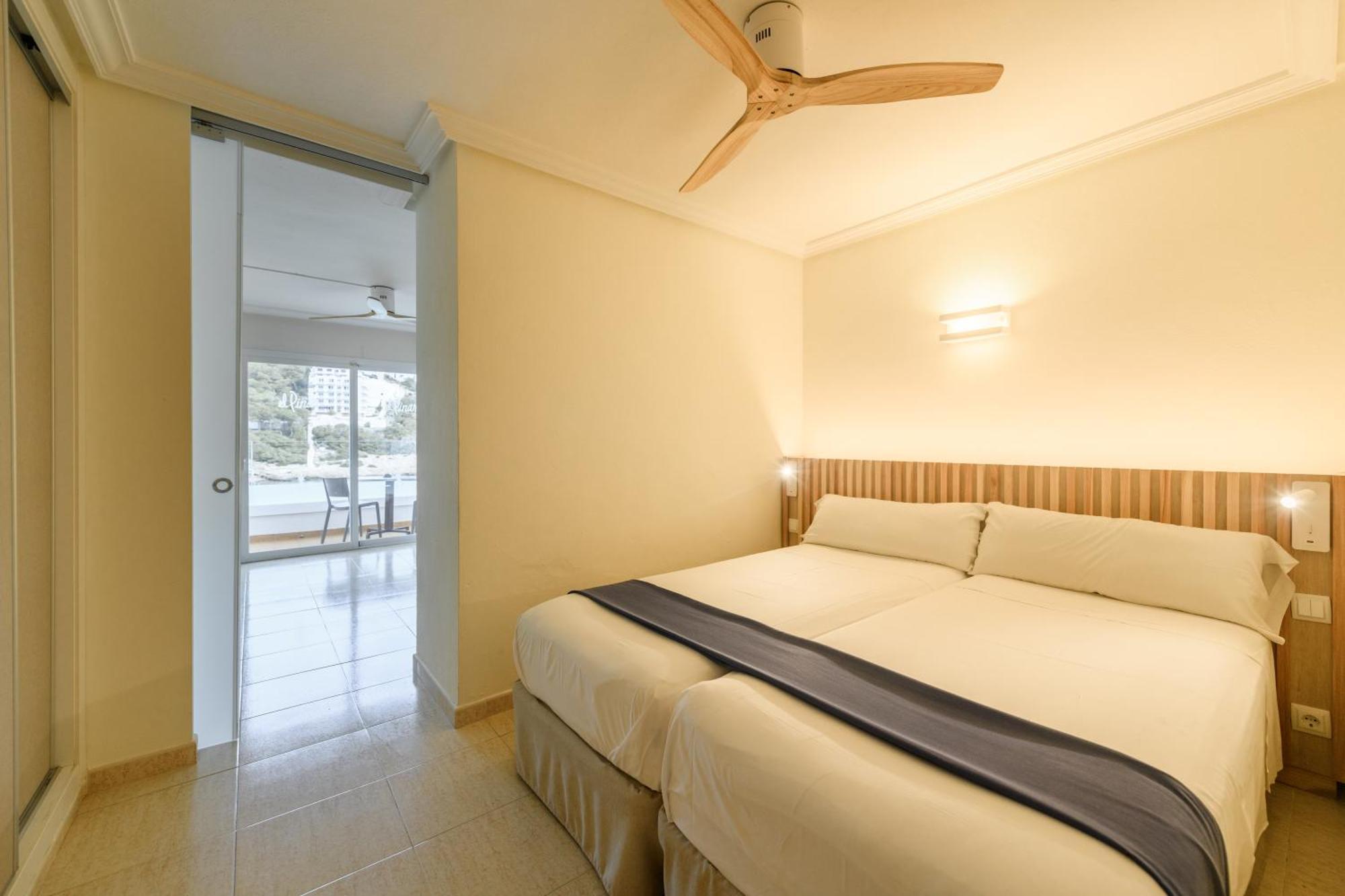 Apartamentos El Pinar Cala Llonga  Exterior foto
