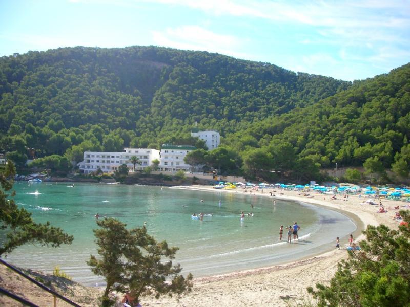 Apartamentos El Pinar Cala Llonga  Exterior foto